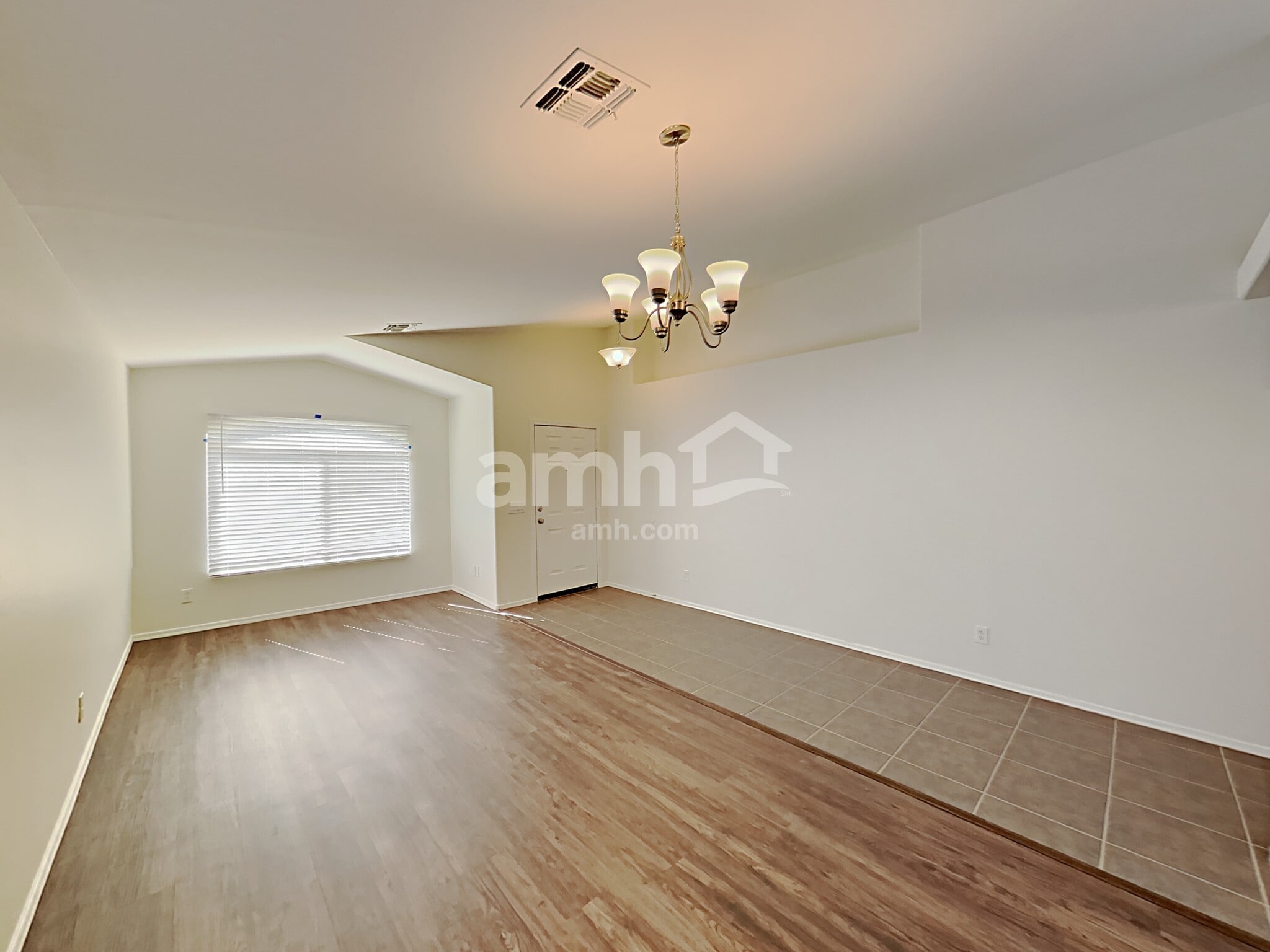 Building Photo - 13732 W Solano Dr