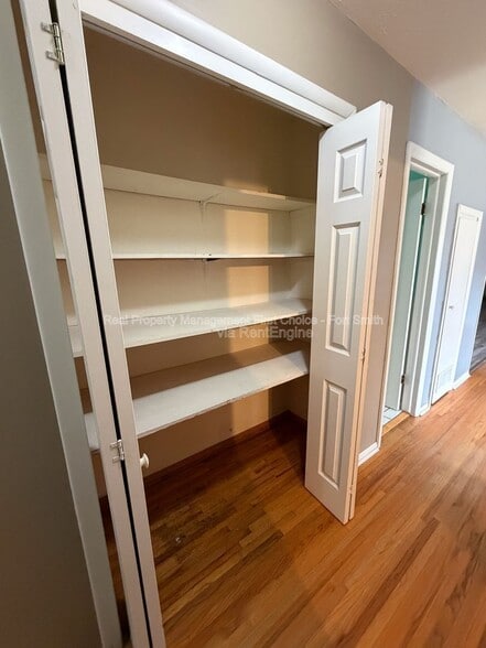 Building Photo - 1901 S 72nd St