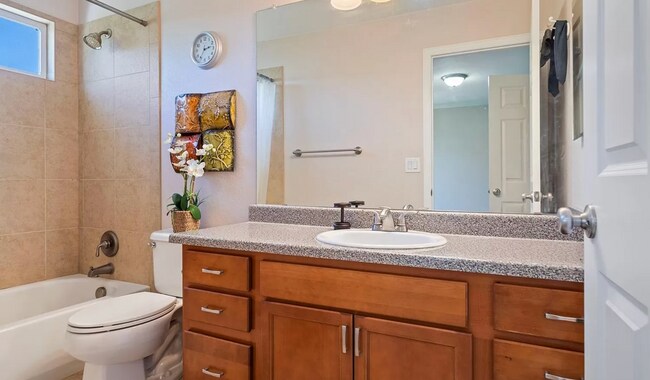 Building Photo - Huge room in a large shared home, private ...