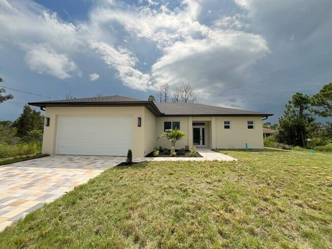 Building Photo - 1043 Brenton Ave