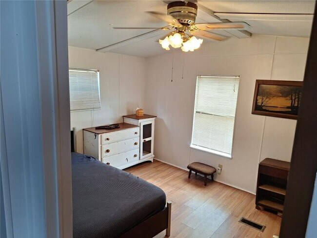 Building Photo - 3424 Howze Ave