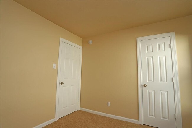 Building Photo - 18106 Sorrell Oaks Ln