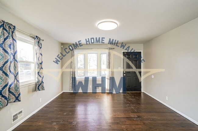 Building Photo - 4725 W Wilbur Ave