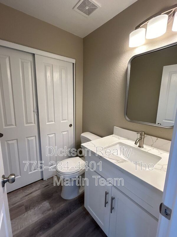 Building Photo - 600 Panama Dr