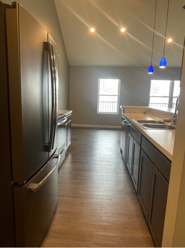 Building Photo - 2304 W George St