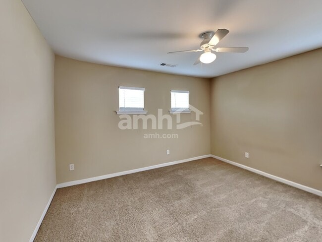 Building Photo - 330 Branch Valley Dr