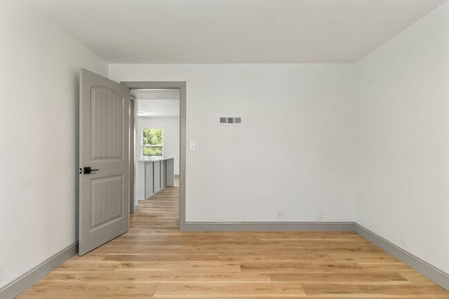 Building Photo - ONYX at 37th