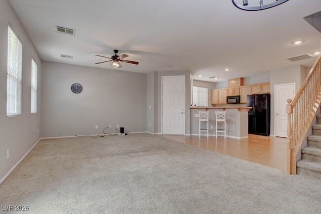 Building Photo - 27 Hudson Canyon St