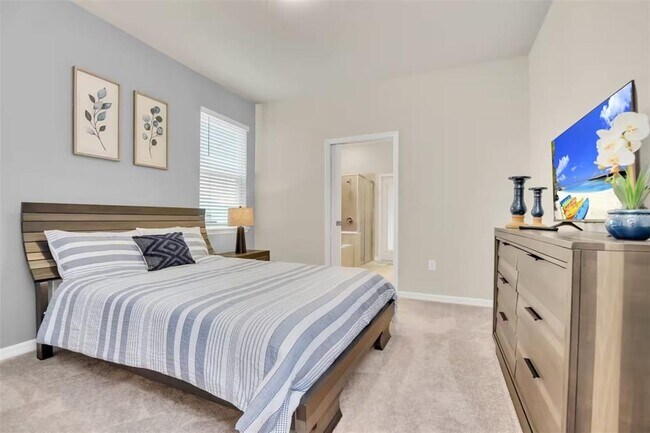 Building Photo - 7267 Oakmoss Loop