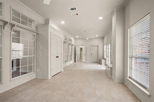 Building Photo - 5302 Maple Ln