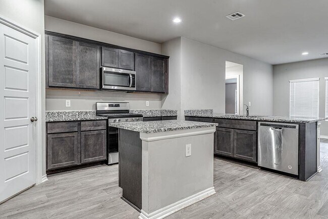 Building Photo - 4405 Montage Blvd