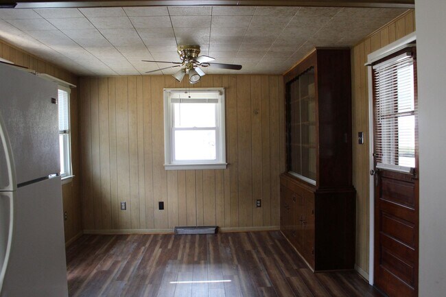 Building Photo - 4840 Lehman Rd