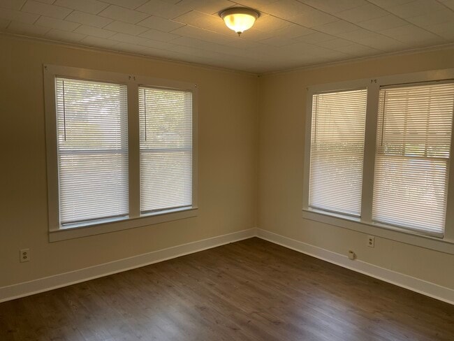 Building Photo - 1709 24th St