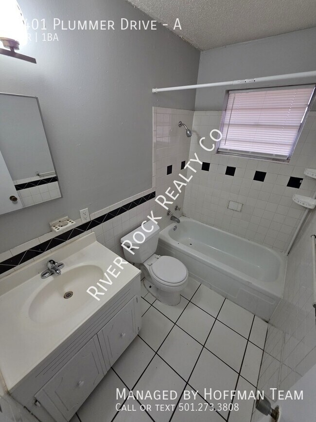 Building Photo - 1401 Plummer St