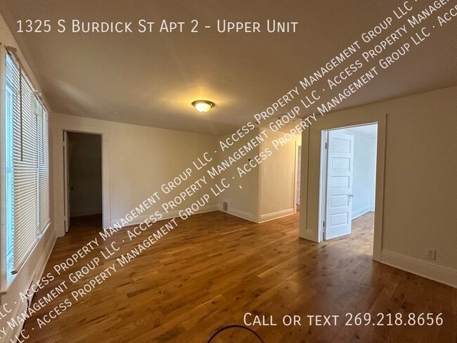 Building Photo - 1325 S Burdick St