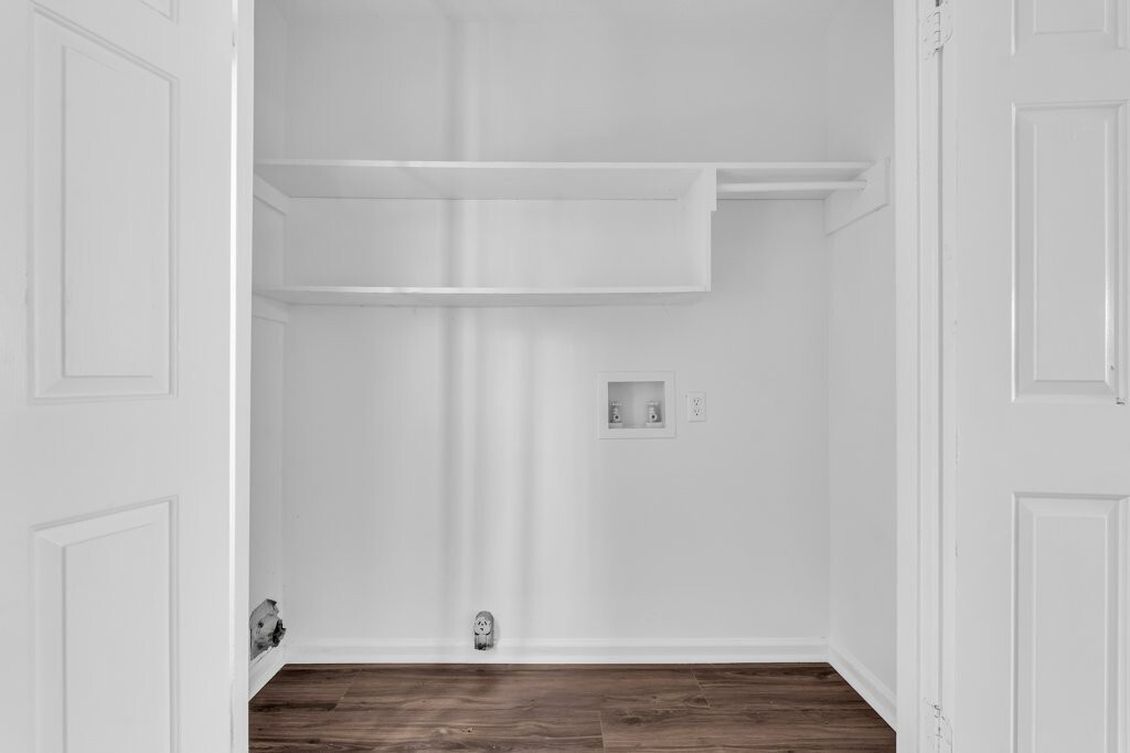 Building Photo - 456 W Broad St