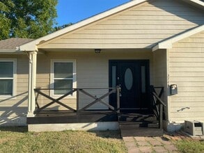 Building Photo - 3745 Durango Dr