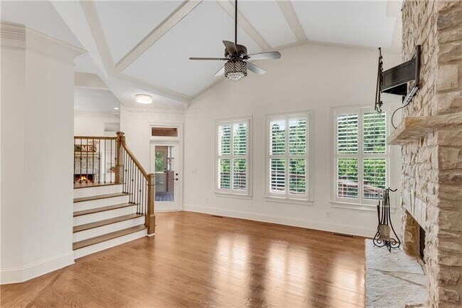 Building Photo - 5861 Yoshino Cherry Ln NE