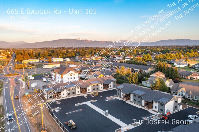 Building Photo - 665 E Badger Rd