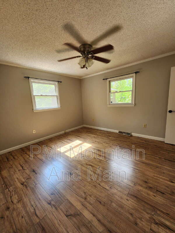 Building Photo - 232 Bryant Rdg Dr