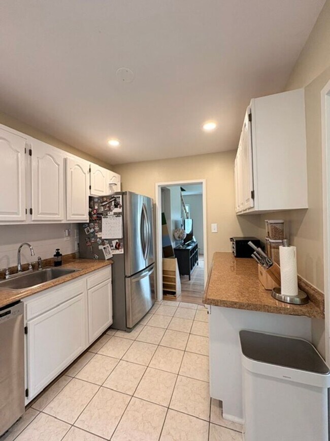 Building Photo - 13520 Grenoble Dr