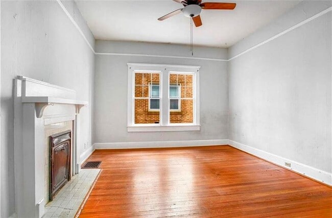 Building Photo - 1193 Mansfield Ave NE