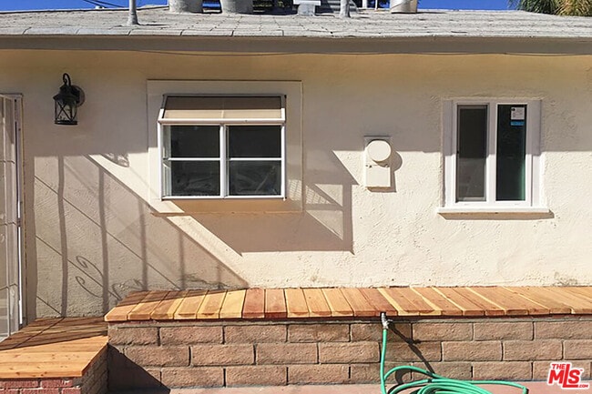 Building Photo - 4950 Chimineas Ave