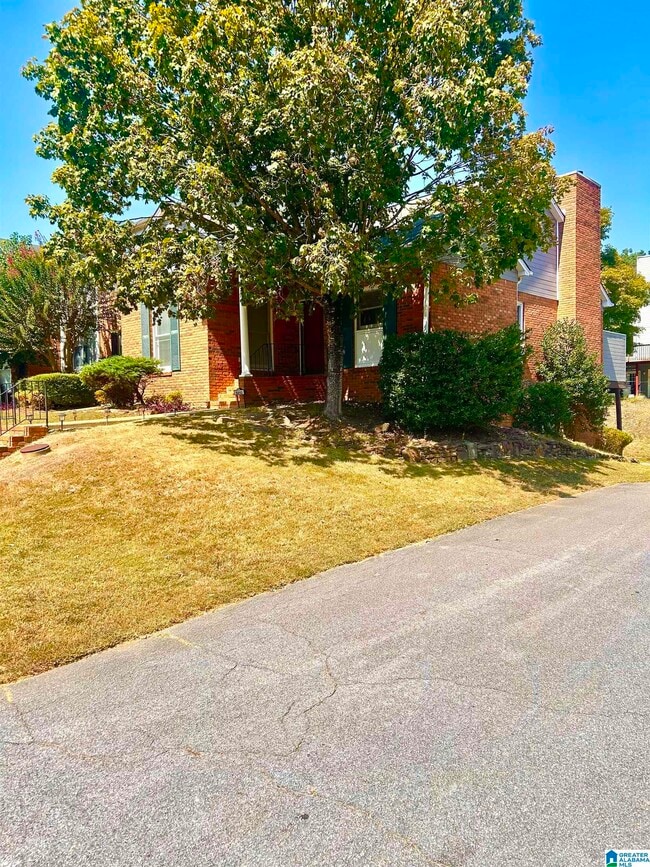 Building Photo - 2212 Ascot Ln