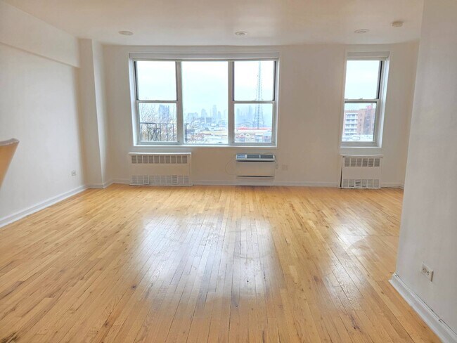 Building Photo - 50-15-50-39 39th St