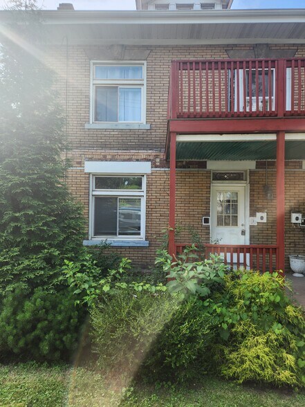 Front Entrance and Porch - 61 N Linwood Ave