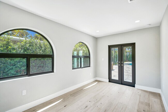 Building Photo - 5832 Alton Rd