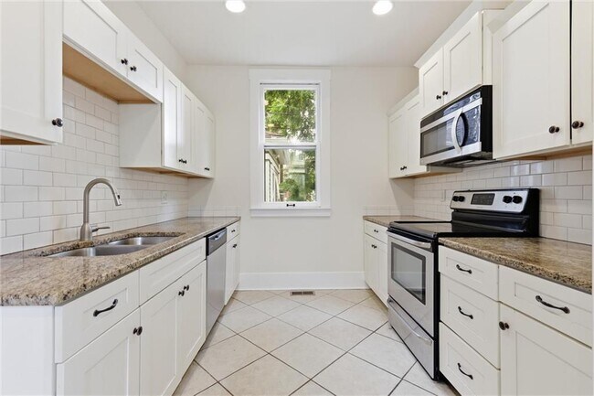 Building Photo - 4200 Mercier St