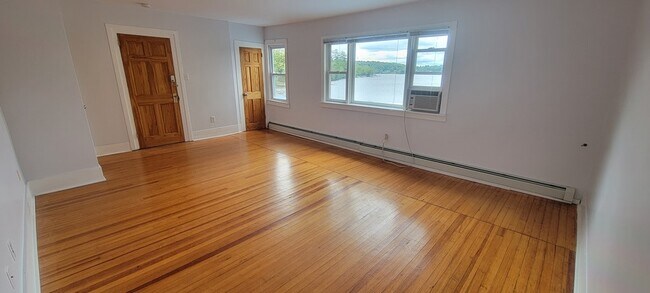 Primary Photo - 3575 State Route 55, Unit APT B RT Side St...