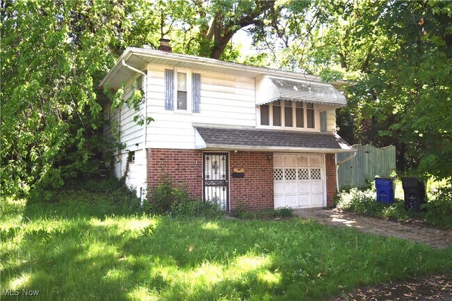 Primary Photo - 3583 Lloyd Rd