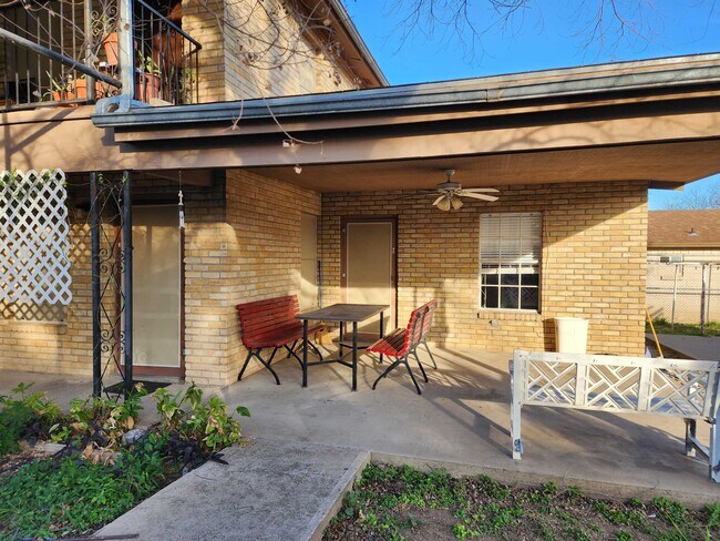 Primary Photo - 2603 E Kearney St