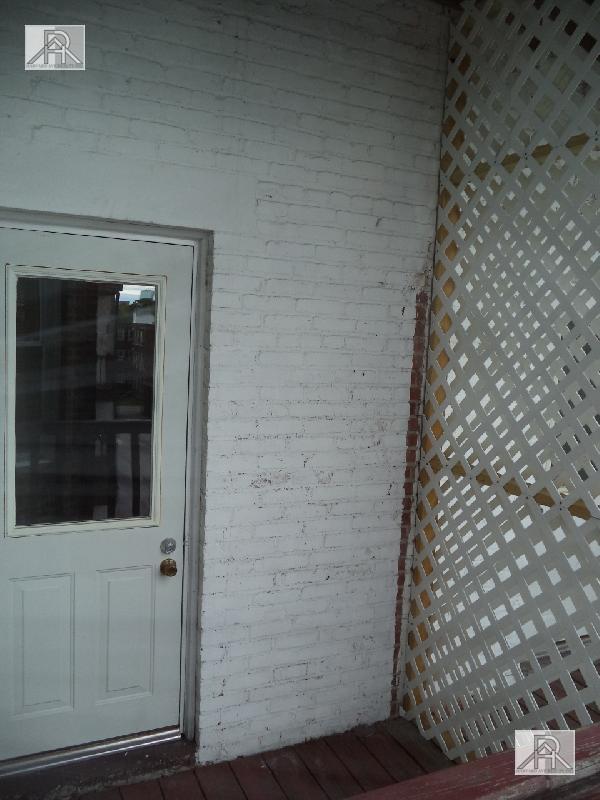 Building Photo - 71 Thatcher St