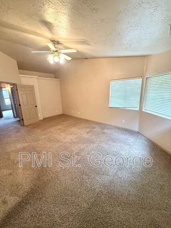 Building Photo - 1569 Tamarisk Dr