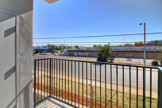 Building Photo - 6601 Folsom Blvd