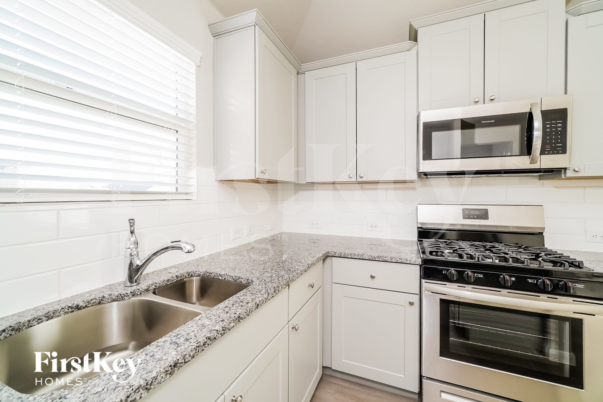 Building Photo - 13010 Thyme Wy