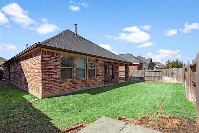 Building Photo - 2127 Blossomcrown Dr