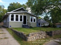 Building Photo - 129 Vale St