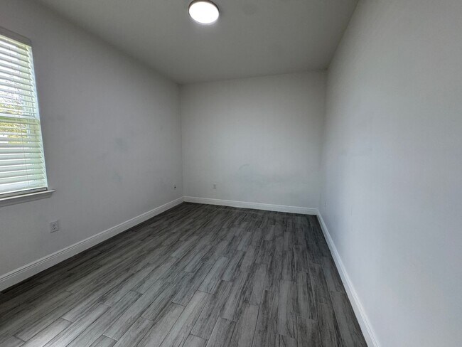 Building Photo - 2980 Scarlett Dr