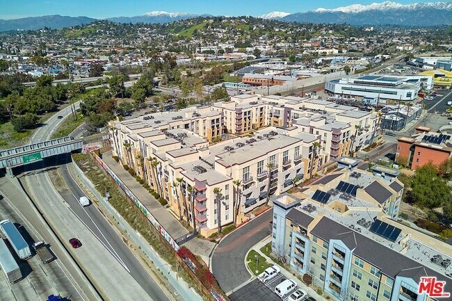 Building Photo - 360 W Ave 26