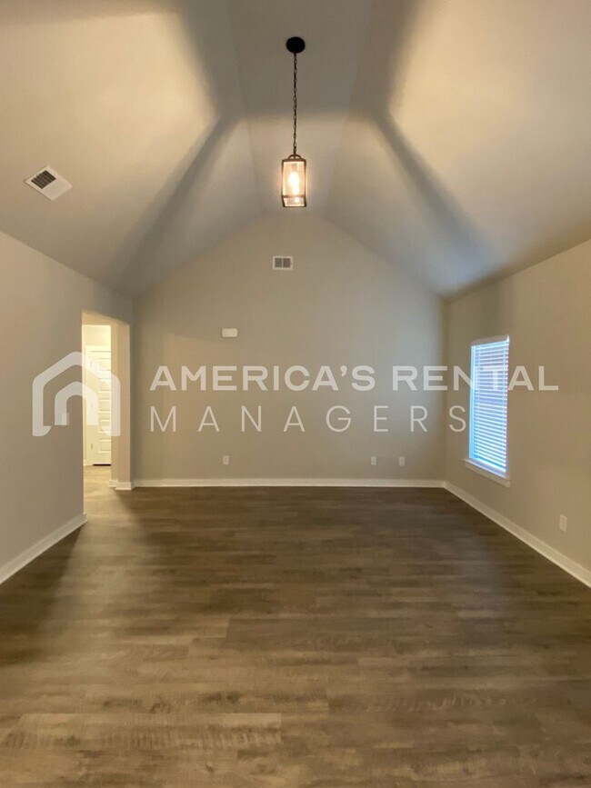 Building Photo - Home for Rent in Thorsby! Available NOW!!