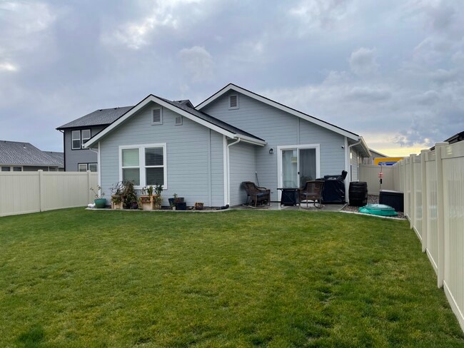 Building Photo - 17906 Hensley Ridge Pl