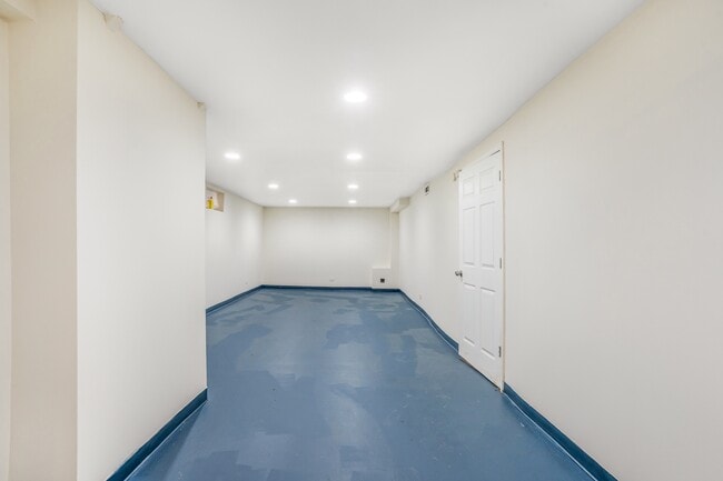 Building Photo - 8840 S Halsted St