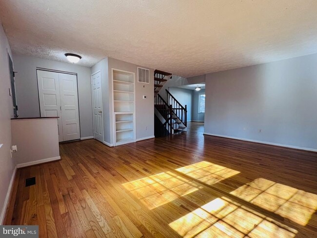 Building Photo - 305 Gundry Dr