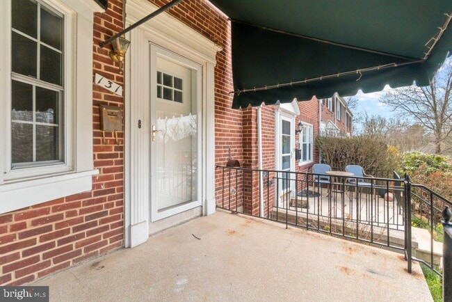 Building Photo - 131 Stanmore Rd