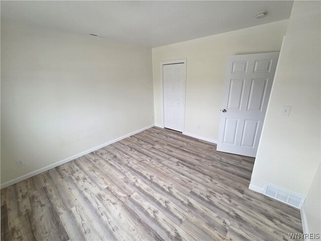 Building Photo - 255 Portage Rd