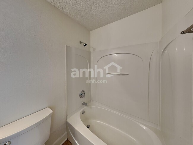 Building Photo - 2476 Winchester Ln